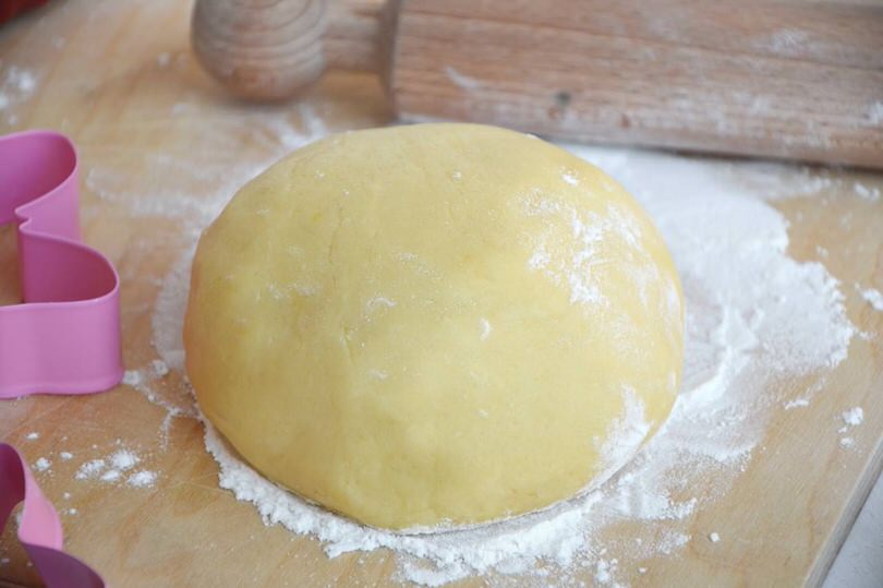 Pasta frolla perfetta per biscotti (e crostate) che mantengono la forma