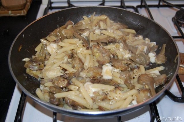 » Pasta con i carciofi - Ricetta Pasta con i carciofi di Misya