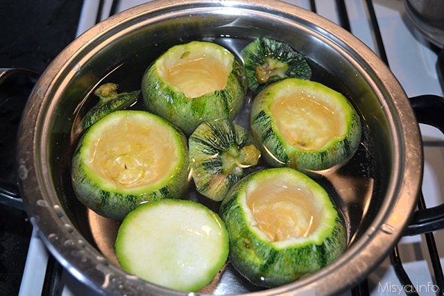 » Zucchine tonde ripiene di riso - Ricetta Zucchine tonde ...