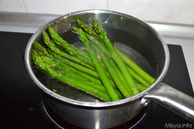 » Pasta con asparagi e pancetta - Ricetta Pasta con ...