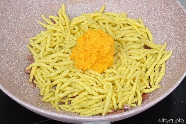 Pasta con pesto di carote - Ricetta di Misya