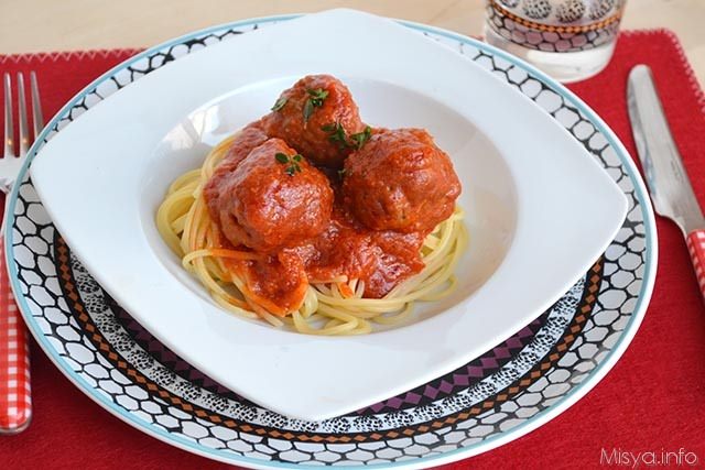 Spaghetti con polpette - Ricetta di Misya