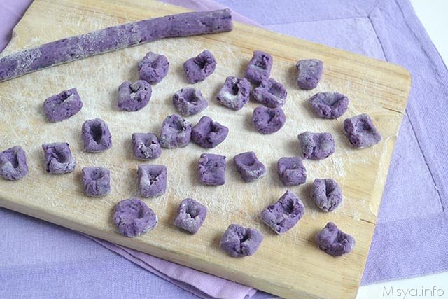 Gnocchi di patate viola - Ricetta di Misya