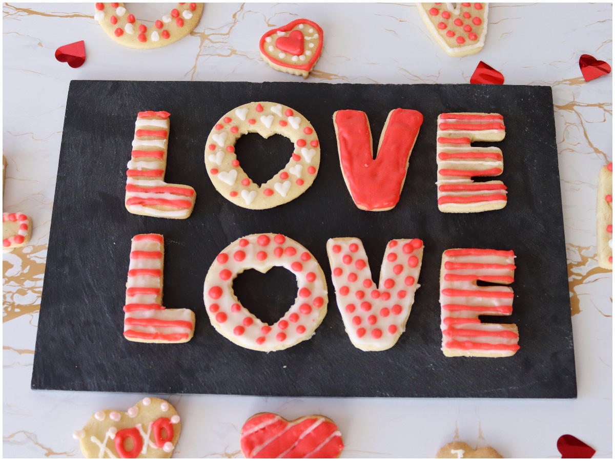 Biscotti Love di San Valentino: Delizie dolci per celebrare l'amore!